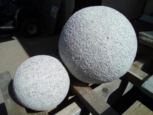 Sphère de granit 30cm